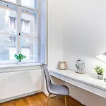 Apartment Cityscape Budget Heaven *